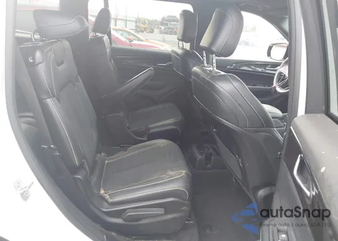 2023 Jeep Grand Cherokee L Altitude 4X4 z USA, uszkodzony, nr VIN 1C4RJKAG3P8743145